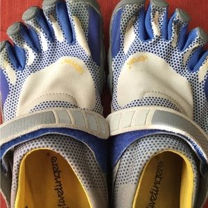 Vibram 5 Fingers Fivefingers Bikila Women’s Wide 8.5-9 or Men’s 8